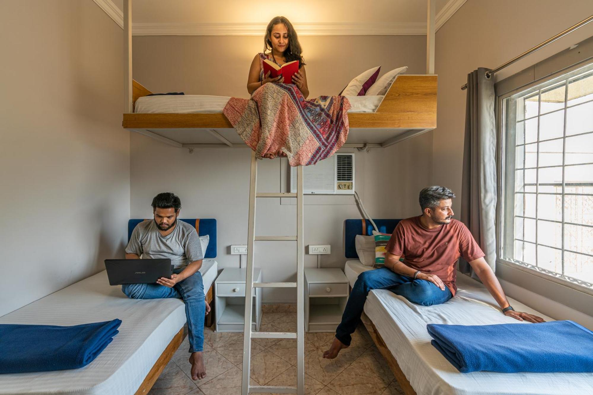 Madpackers Rishikesh Laxman Jhula Hostel Kültér fotó